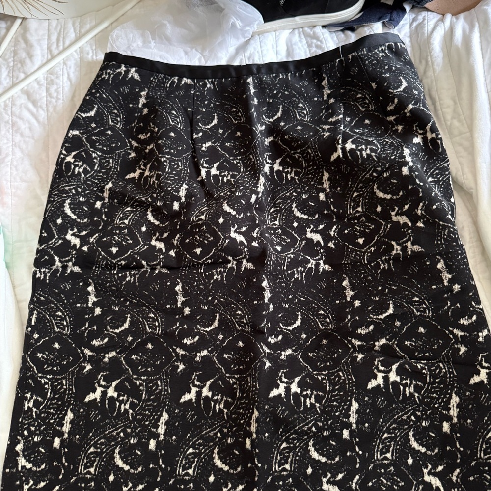 Talbots Monochrome Patterned Pencil Skirt